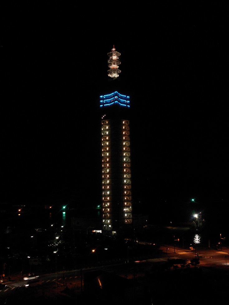 夜のポートタワー・セリオン