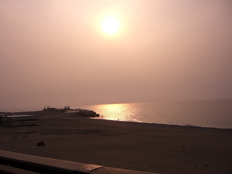 富山湾に沈む夕日