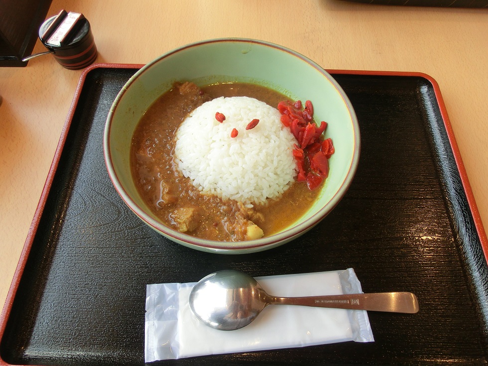 「道の駅　かつやま」の名物グルメの「イトリキカレー」の写真
