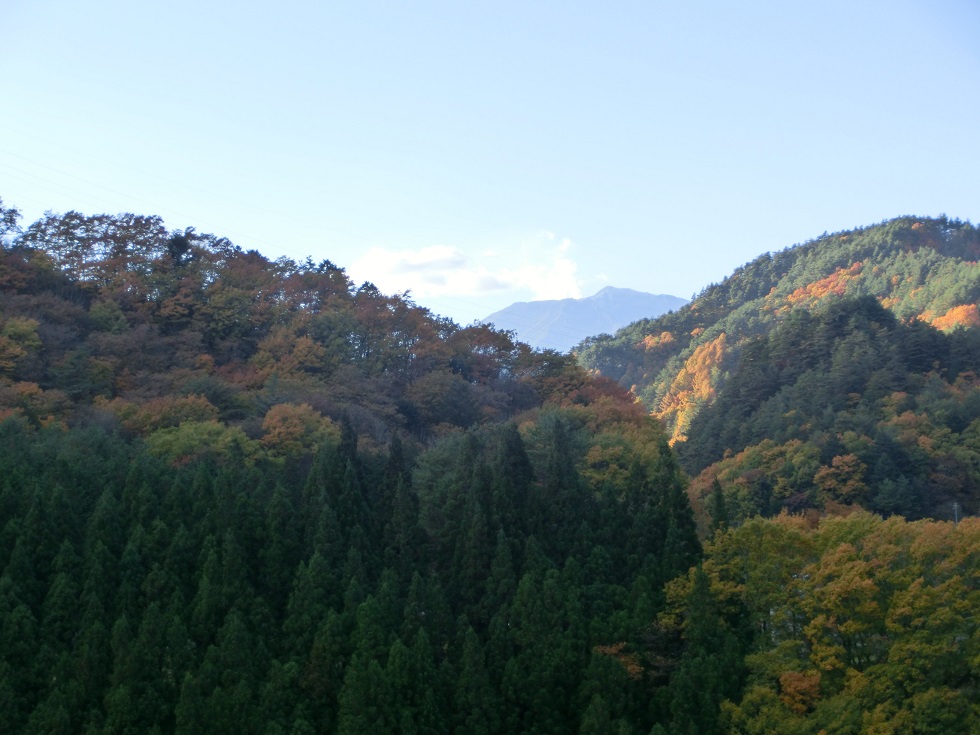 駅から見える木曽御岳山