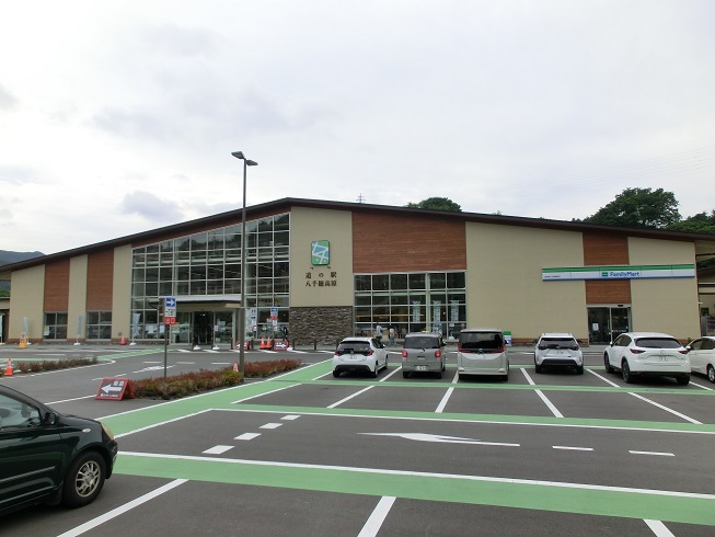 道の駅「八千穂高原」の物産館の写真