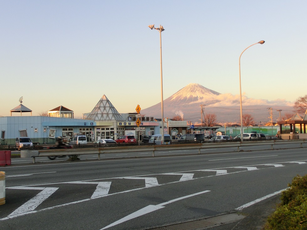 下り線駐車場から見る富士山