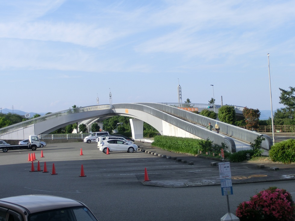 スクランブル歩道橋