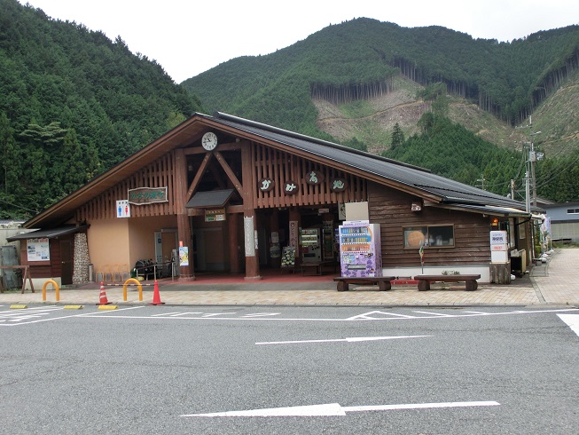 「道の駅　杉原紙の里・多可」の駅施設の写真
