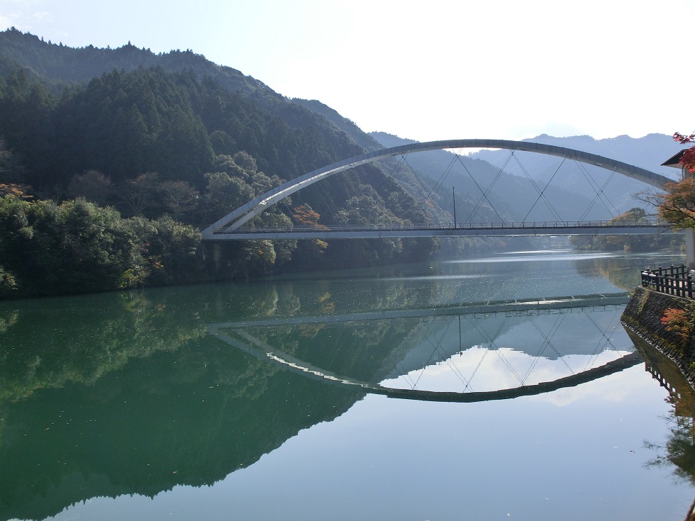 道の駅 | もみじ川温泉 | あじさい湖