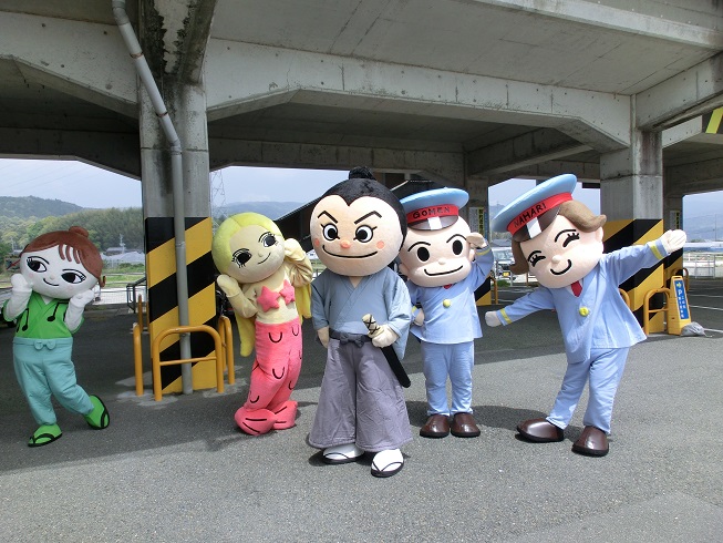 道の駅 | 田野駅屋 | 土佐くろしお鉄道のキャラクター